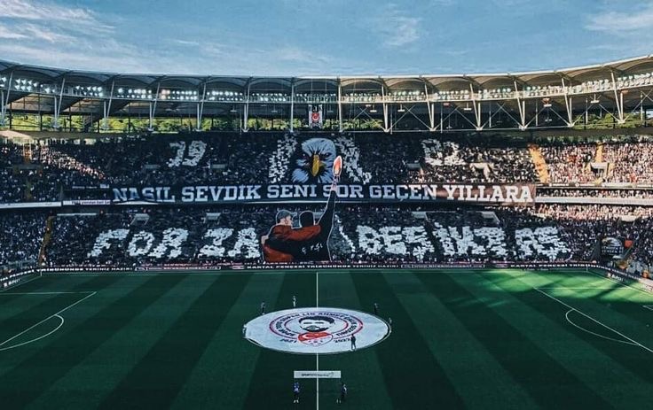 Discovery splash banner for Beşiktaş JK® #10can Discord server