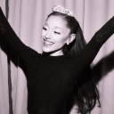 Discovery icon for Ariana Grande Discord server